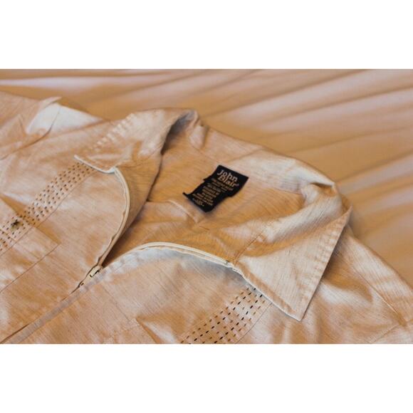 John Blair Mens Polo Shirt Size L Short Sleeve Light Tan 4 Pocket Full Zip Stain - Picture 2 of 9